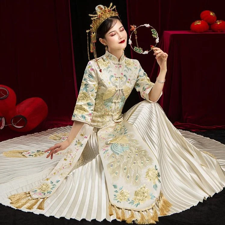 Crystal Embellished Dress Peacock Embroidery 3/4 Sleeve Retro Chinese Wedding Suit with Tassels Crystal Embellished Dress Peacock Embroidery 3/4 Sleeve Retro Chinese Wedding Suit with Tassels