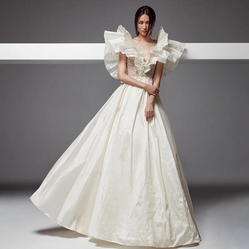 Strapless Dress Elegant Satin A-Line Bridal Gown - Sleeveless V-Neck with Ruched Detail Strapless Dress Elegant Satin A-Line Bridal Gown - Sleeveless V-Neck with Ruched Detail