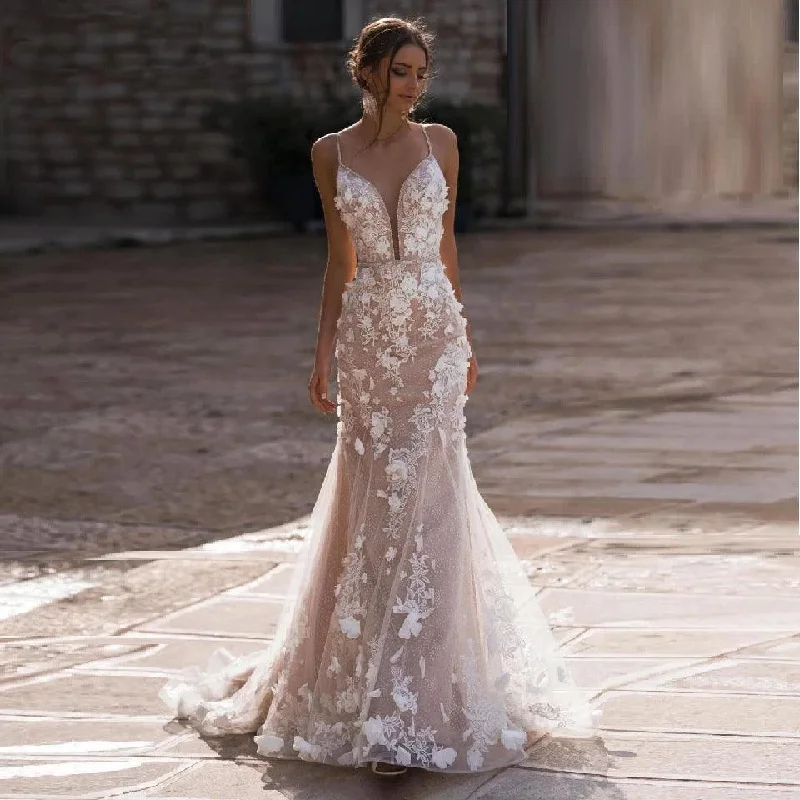 Floral Appliqué Gown Sexy Mermaid Deep V-Neck Spaghetti Straps Beading Crystal Sashes 3D Appliques Vestido De Novia Bridal Gowns Floral Appliqué Gown Sexy Mermaid Deep V-Neck Spaghetti Straps Beading Crystal Sashes 3D Appliques Vestido De Novia Bridal Gowns