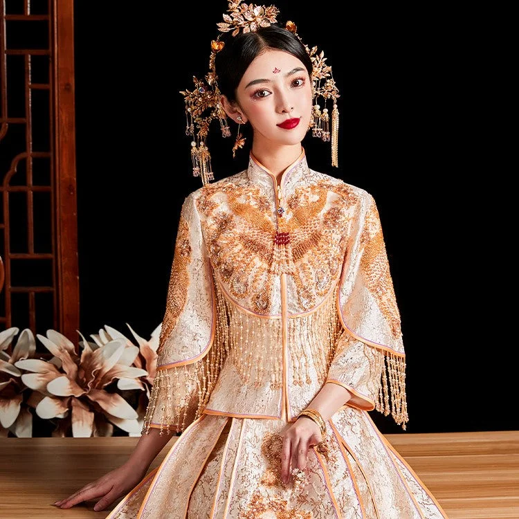 Dramatic Train Gown Peacock Sequins Double Sleeve Retro Chinese Wedding Suit with Tassels Dramatic Train Gown Peacock Sequins Double Sleeve Retro Chinese Wedding Suit with Tassels