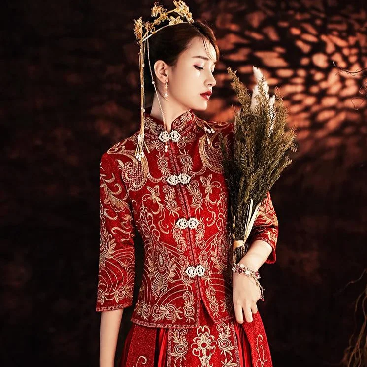 Sophisticated Dress Floral Embroidery Pleated Skirt Traditional Chinese Wedding Suit Sophisticated Dress Floral Embroidery Pleated Skirt Traditional Chinese Wedding Suit