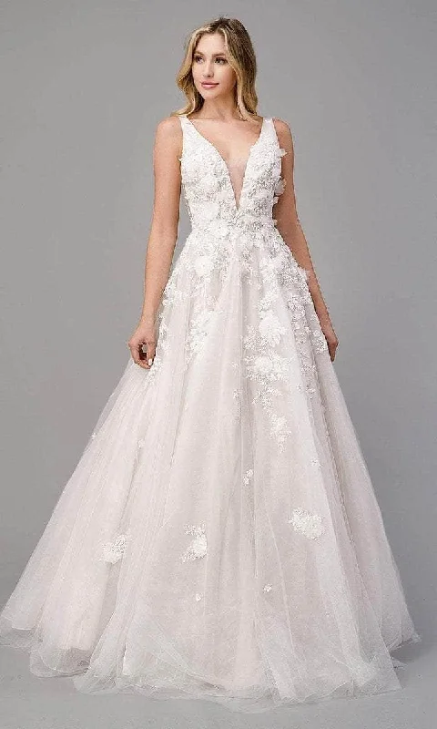 Minimalist Crepe Dress Andrea and Leo - V-Neck Floral Appliqued Bridal Dress A1028W - 1 pc French White in Size 6 Available Minimalist Crepe Dress Andrea and Leo - V-Neck Floral Appliqued Bridal Dress A1028W - 1 pc French White in Size 6 Available
