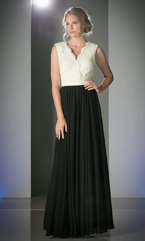 Appliqué Dress Cinderella Divine - Lace Scalloped V-neck A-line Dress