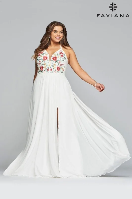 Plus Size Long Chiffon V Neck Dress With Floral Applique Embroidery