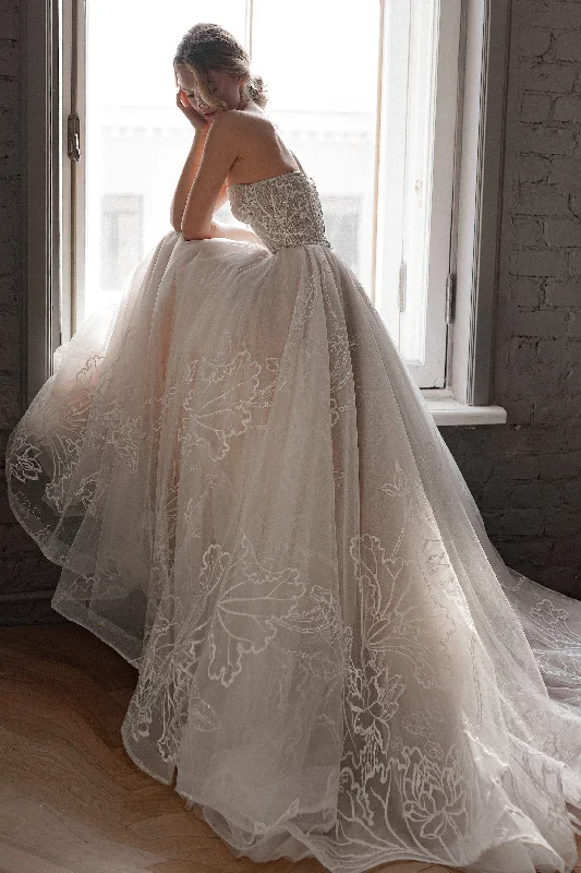 Couture Wedding Gown Floral Lace Wedding Dress Blum