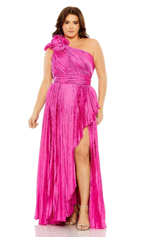 Mac Duggal Long Plus-Size Formal Dress 77003