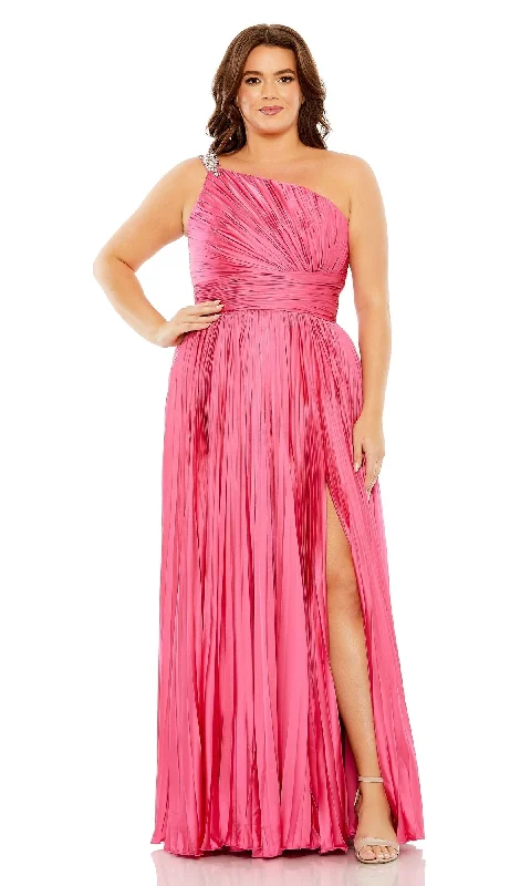 Mac Duggal Long Plus-Size Formal Dress 77005