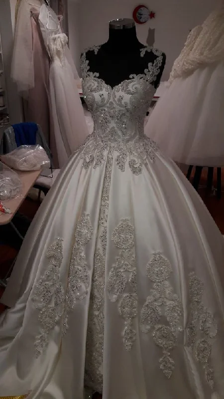 Floor-Length Dress A Line Bride Dress Custom Made Lace Satin Wedding Dress     fg6084