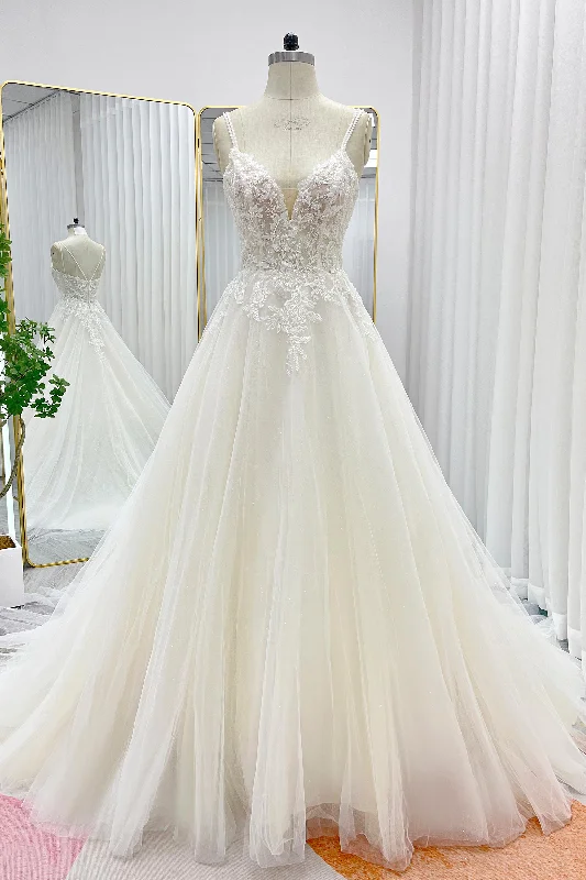 Pearl Embellished Dress A-Line Court Train Lace Tulle Wedding Dress CW3271