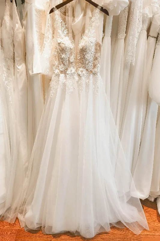 Hand-Stitched Lace Dress A-Line Sweep-Brush Train Lace Tulle Wedding Dress CW3115