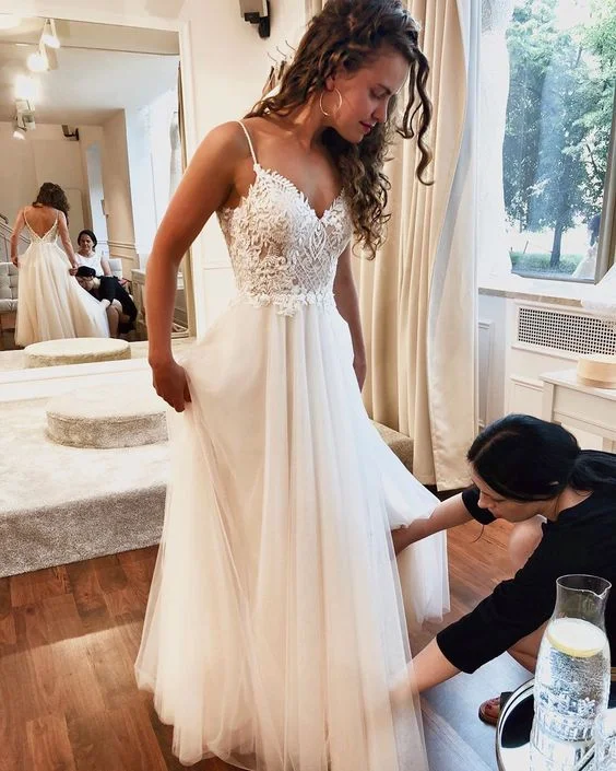 Enchanting Wedding Dress A-line Unique Lace Tulle Vintage Long Wedding Dresses fg5984 Enchanting Wedding Dress A-line Unique Lace Tulle Vintage Long Wedding Dresses fg5984
