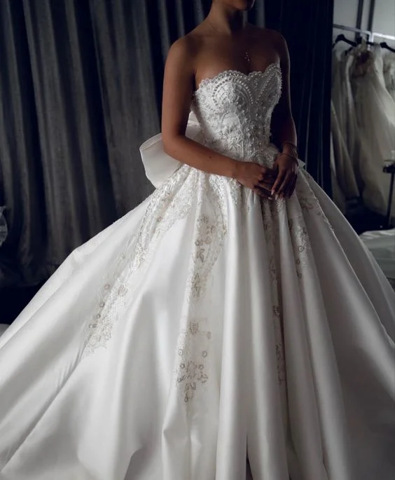 Long Train Gown A-line Unique Strapless Satin Vintage Long Wedding Dresses      fg5986