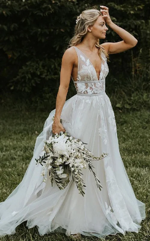 Handcrafted Wedding Gown Bohemian V-neck Tulle A Line Floor-length Sleeveless Wedding Dress with Appliques-715937