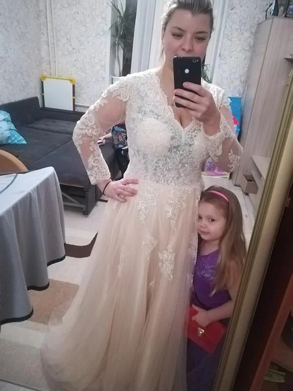 Embellished Gown V-neck Lace Tulle Long Sleeve A-line Wedding Dress
