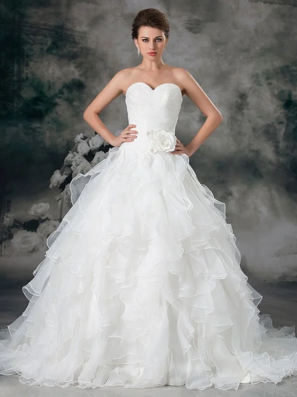 Glamorous Ivory Ruched Sweetheart Neck A-Line Organza Wedding Dress