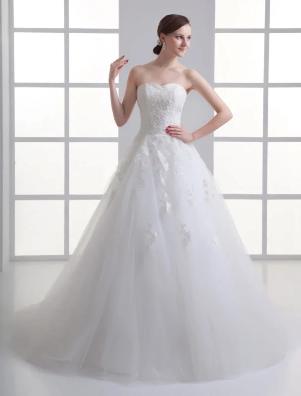 Boho Gown Ivory Sweetheart Neck Strapless Beading Net Wedding Dress
