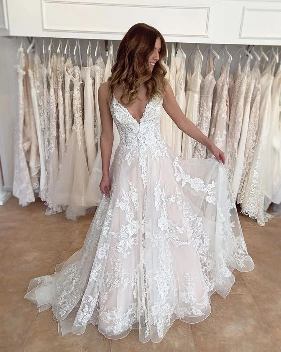 Vintage-Inspired Gown Light champagne applique tulle wedding gown spaghetti straps bridal dresses fg6164 Vintage-Inspired Gown Light champagne applique tulle wedding gown spaghetti straps bridal dresses fg6164