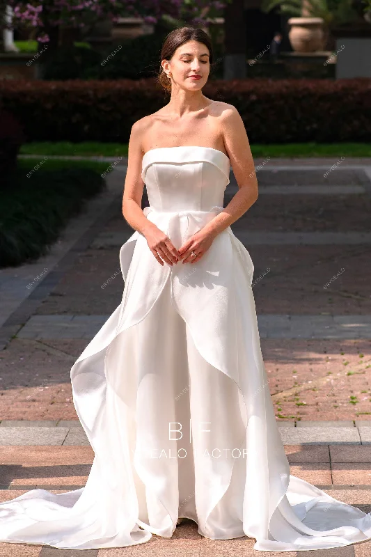 Elegant Strapless Organza Ruffled A-line Wedding Dress with Pockets