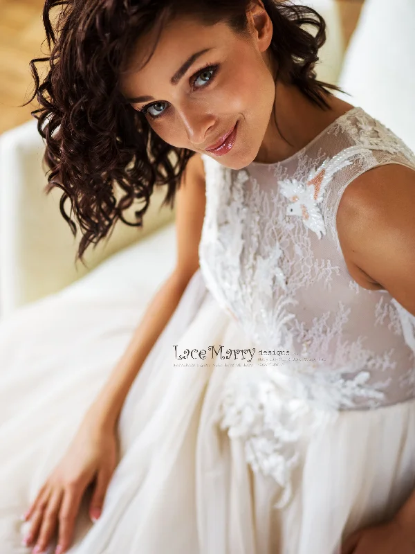 Sleeveless Dress Charming Lace Wedding Dress with Flowers and Birds Beaded Embroidery